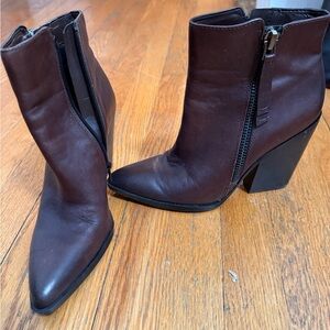 Naturalizer Webster style exposed zipper brown boot sz 7.5